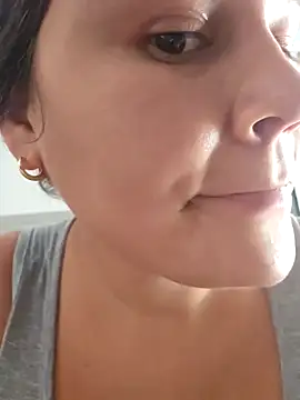 Snapshot of sweet_lucia chatting on January 17, 5:19 pm sweet lucia online show from January 17, 5:19 pm