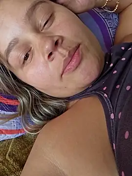 Snapshot of sweet_lucia chatting on March 1, 7:48 pm sweet lucia online show from March 1, 7:48 pm