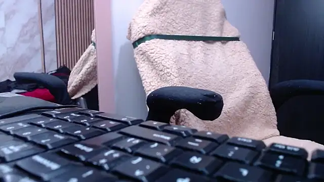 Snapshot of Sonialorens_ chatting on November 8, 11:47 pm Sonialorens online show from November 8, 11:47 pm