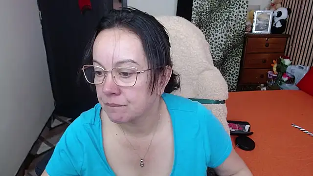 Snapshot of Sonialorens_ chatting on December 3, 2:59 pm Sonialorens online show from December 3, 2:59 pm