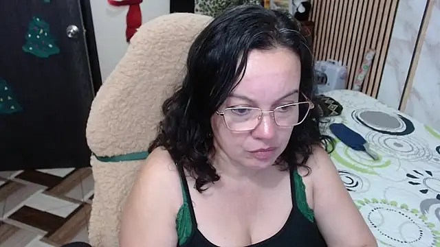 Snapshot of Sonialorens_ chatting on December 19, 11:56 pm Sonialorens online show from December 19, 11:56 pm