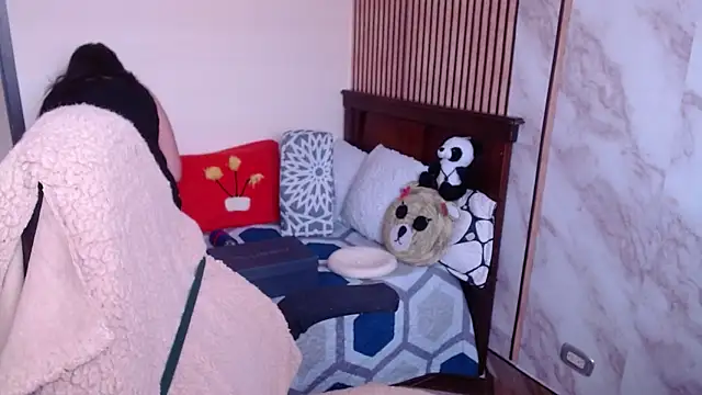 Snapshot of Sonialorens_ chatting on January 19, 2:43 pm Sonialorens online show from January 19, 2:43 pm