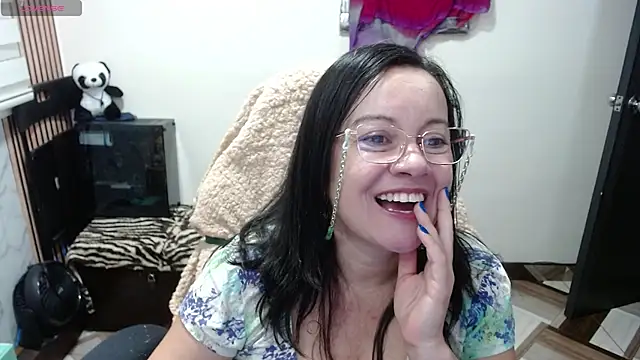 Sonialorens  online show from March 15, 2:56 pm