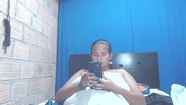 Snapshot of isabella_dirty69 chatting on January 28, 5:54 am isabella dirty69 online show from January 28, 5:54 am