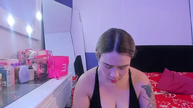 Snapshot of Byanca_Winklar chatting on December 12, 4:43 pm Byanca Winklar online show from December 12, 4:43 pm