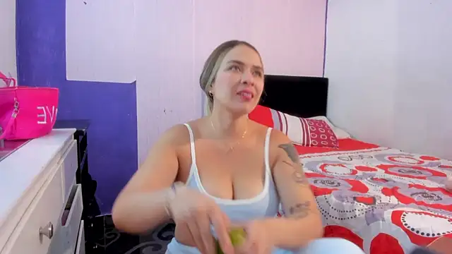 Snapshot of Byanca_Winklar chatting on September 15, 6:41 pm Byanca Winklar online show from September 15, 6:41 pm