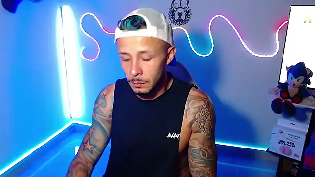 Snapshot of sebastian_horny chatting on September 30, 3:33 am sebastian horny online show from September 30, 3:33 am