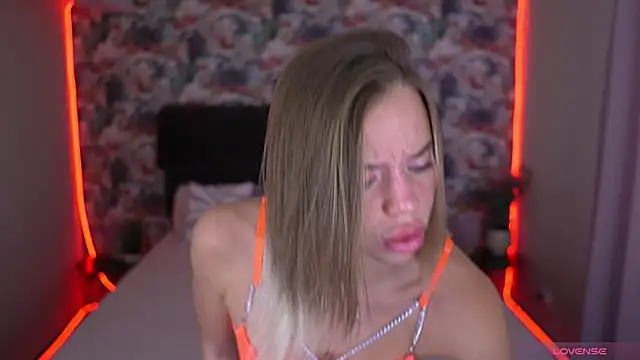 Snapshot of Sexy_Ira chatting on November 9, 7:28 am Sexy Ira online show from November 9, 7:28 am