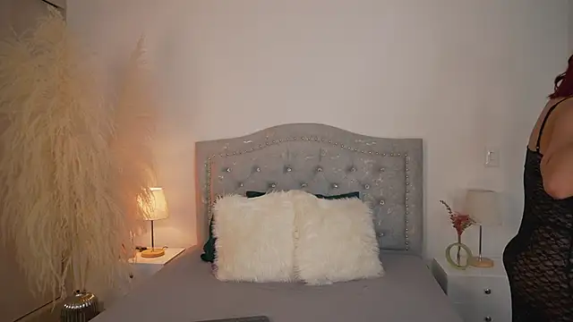 Snapshot of LaraBaker chatting on October 3, 1:19 pm LaraBaker online show from October 3, 1:19 pm