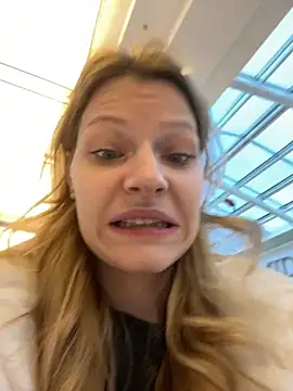 MaryHiggins online show from October 4, 12:58 pm