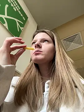 MaryHiggins online show from March 23, 1:48 pm