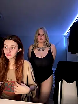 Snapshot of B_Ratz chatting on November 9, 8:18 pm B Ratz online show from November 9, 8:18 pm