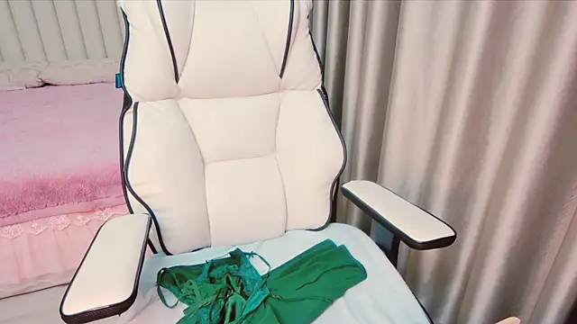 Girl  Funny online show from December 29, 5:01 pm