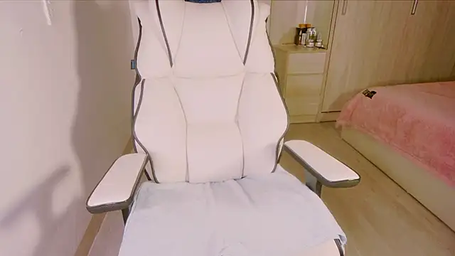 Girl  Funny online show from February 9, 1:25 pm