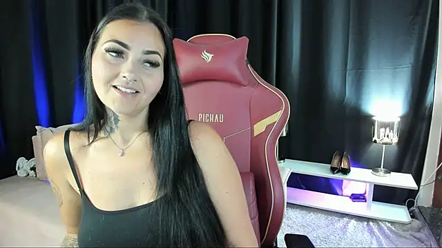 LauraColour online show from December 11, 12:23 pm