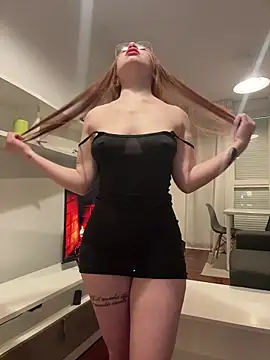 redheaddoll22 online show from March 6, 10:45 am