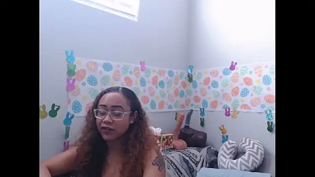 RylHoneyy online show from April 1, 6:27 pm