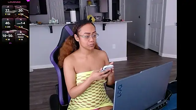 RylHoneyy online show from July 2, 7:31 pm