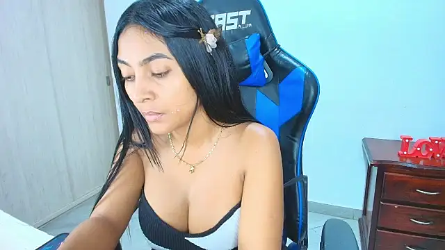 sophiax-x online show from October 1, 4:46 pm