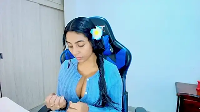 sophiax-x online show from December 17, 6:25 pm