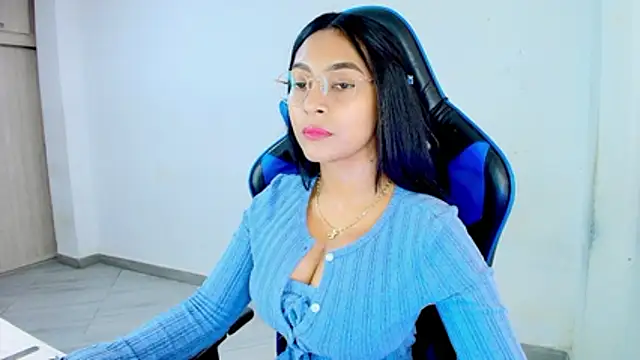 Snapshot of sophiax-x chatting on March 7, 3:53 pm sophiax-x online show from March 7, 3:53 pm