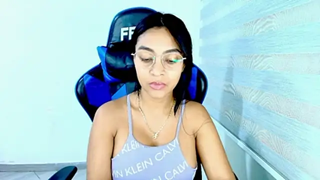 Snapshot of sophiax-x chatting on March 29, 11:27 pm sophiax-x online show from March 29, 11:27 pm