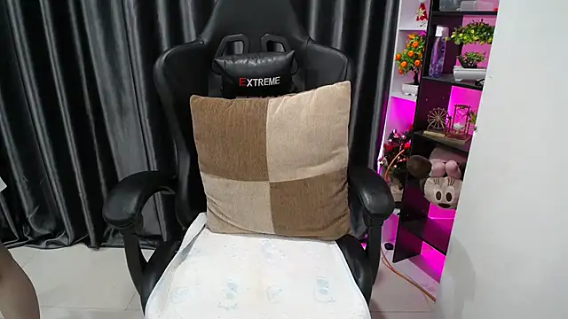 Snapshot of Yuki-yio chatting on September 22, 1:18 am Yuki-yio online show from September 22, 1:18 am