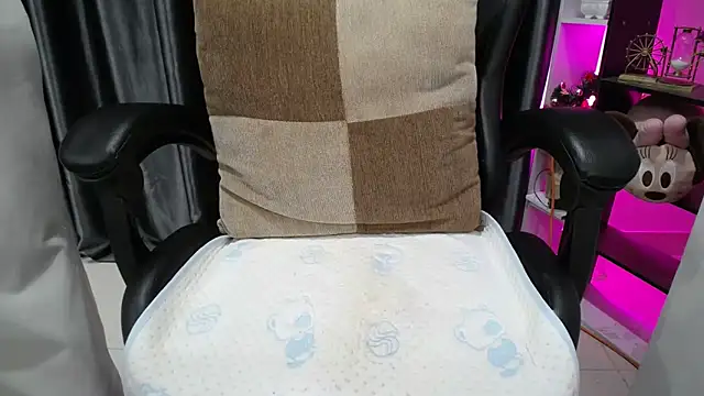 Snapshot of Yuki-yio chatting on September 27, 1:21 am Yuki-yio online show from September 27, 1:21 am