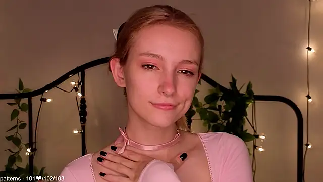 berrry girl online show from May 15, 12:01 pm