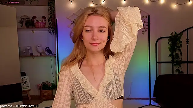 berrry girl online show from May 26, 5:03 am