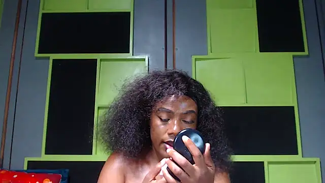 Snapshot of SexyAssDivaxxx chatting on February 13, 12:43 pm SexyAssDivaxxx online show from February 13, 12:43 pm