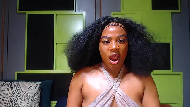 Snapshot of SexyAssDivaxxx chatting on October 27, 5:44 am SexyAssDivaxxx online show from October 27, 5:44 am