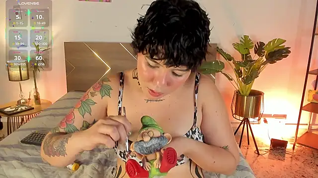 Amy art online show from April 30, 1:06 pm