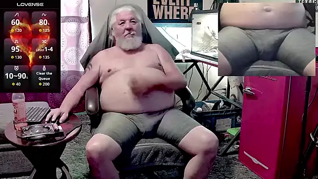 Snapshot of countrydomdaddy chatting on April 11, 10:36 pm countrydomdaddy online show from April 11, 10:36 pm