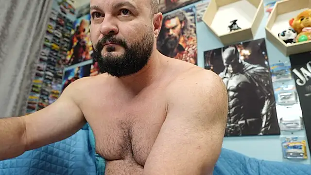 Snapshot of Muscle_Bear chatting on September 19, 4:25 am Muscle Bear online show from September 19, 4:25 am