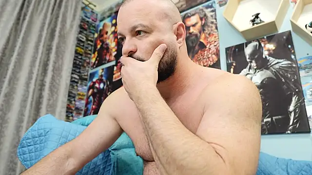 Snapshot of Muscle_Bear chatting on October 4, 5:16 am Muscle Bear online show from October 4, 5:16 am