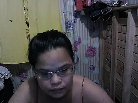 abiemayhottiey online show from December 5, 9:50 am