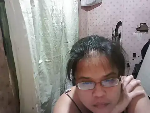 abiemayhottiey online show from October 15, 1:11 pm