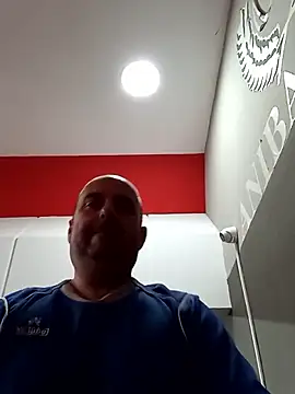 Snapshot of Hot-pico76 chatting on April 7, 10:05 am Hot-pico76 online show from April 7, 10:05 am