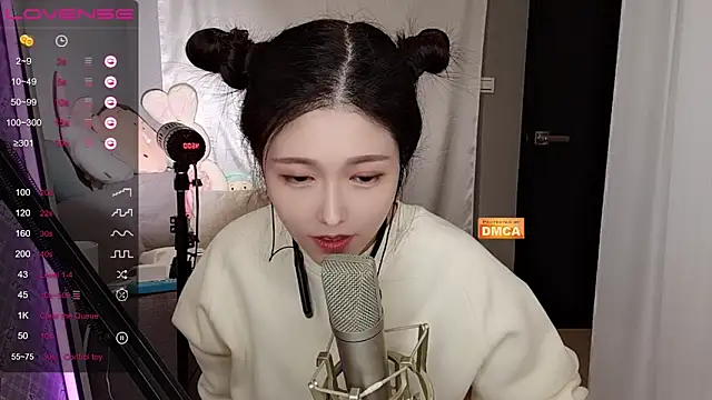 Snapshot of tw_lala chatting on December 16, 7:43 pm tw lala online show from December 16, 7:43 pm