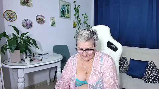 Selenna57 online show from December 20, 7:10 pm