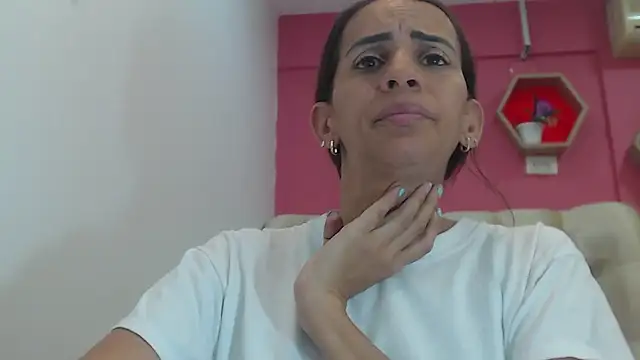 Snapshot of Amber_Moore chatting on October 4, 3:43 pm Amber Moore online show from October 4, 3:43 pm