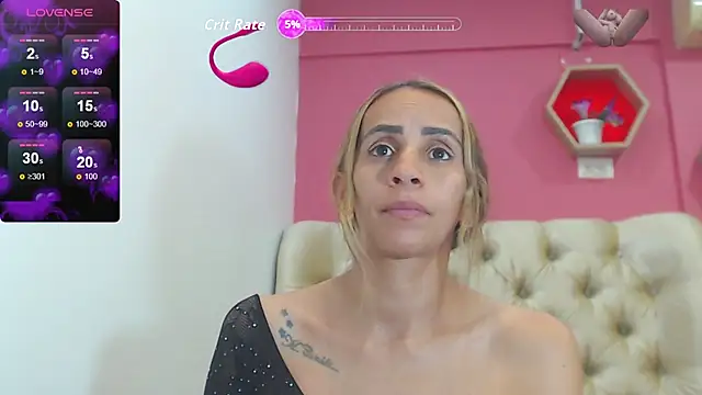 Snapshot of Amber_Moore chatting on February 11, 1:10 am Amber Moore online show from February 11, 1:10 am