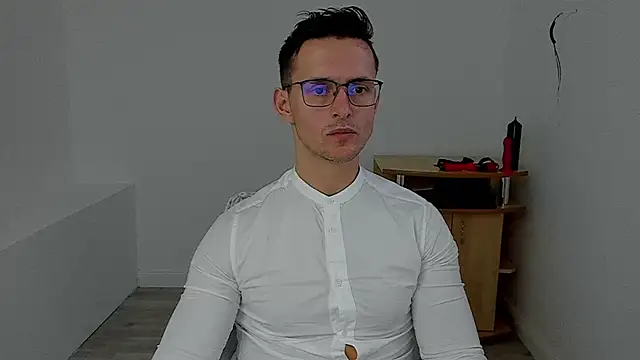 Snapshot of sexxymuscles4u chatting on December 2, 12:29 pm sexxymuscles4u online show from December 2, 12:29 pm