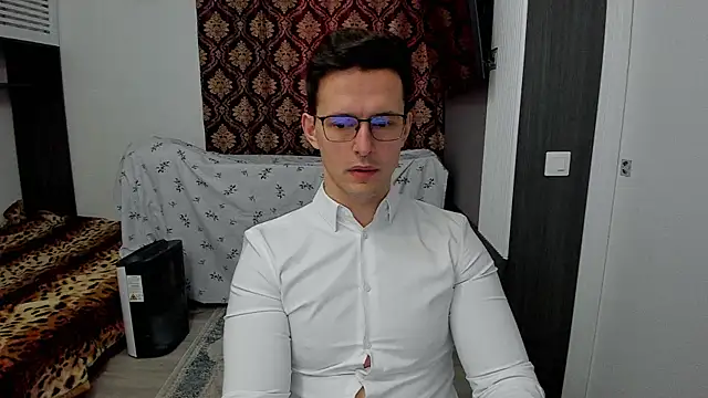 Snapshot of sexxymuscles4u chatting on March 11, 10:07 am sexxymuscles4u online show from March 11, 10:07 am