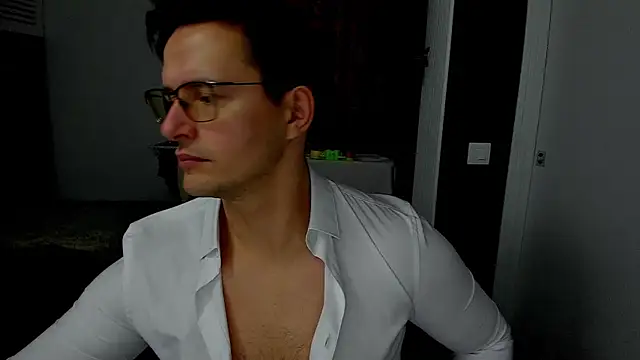 Snapshot of sexxymuscles4u chatting on November 25, 9:31 am sexxymuscles4u online show from November 25, 9:31 am