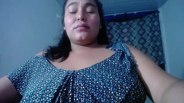 Snapshot of sirena_15 chatting on April 23, 5:30 am sirena 15 online show from April 23, 5:30 am