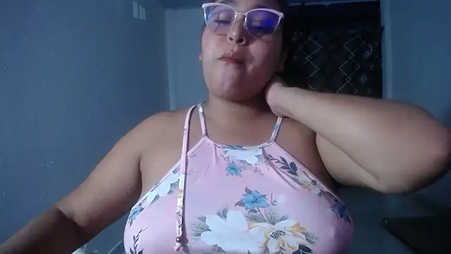 Snapshot of sirena_15 chatting on April 25, 5:21 am sirena 15 online show from April 25, 5:21 am