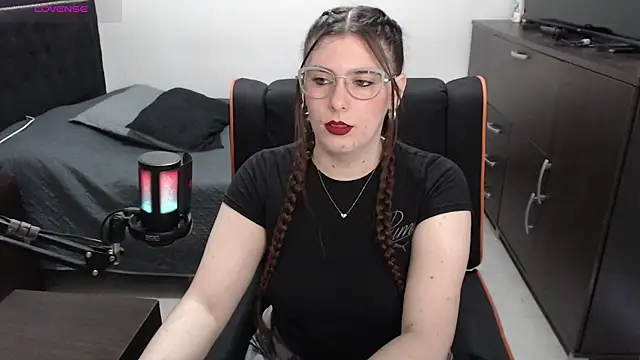 Snapshot of xxbbtaa chatting on April 18, 8:09 pm xxbbtaa online show from April 18, 8:09 pm