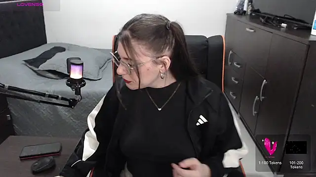 Snapshot of xxbbtaa chatting on May 9, 7:52 pm xxbbtaa online show from May 9, 7:52 pm